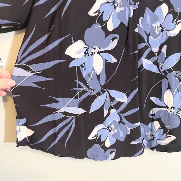 Liz Claiborne Floral Round Neck Long Sleeve Button Front Blouse Black Small - Picture 3 of 10